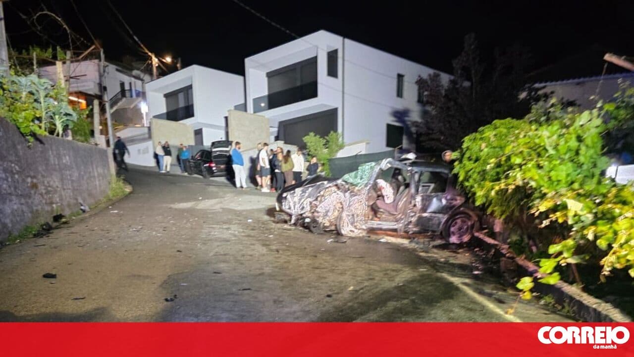 Driver in critical condition after violent crash in Barcelos
