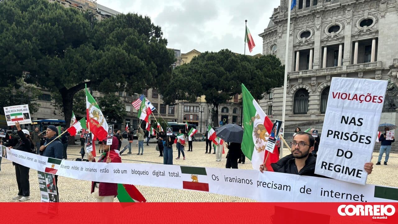 Pro-Israeli and American intervention demonstration in Iran gathers 30 in Porto
