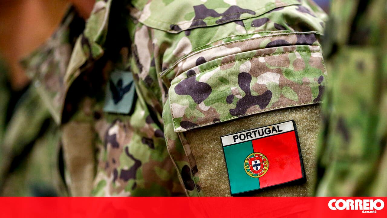 Sergeants warn of recently retired military personnel who have not received holiday pay