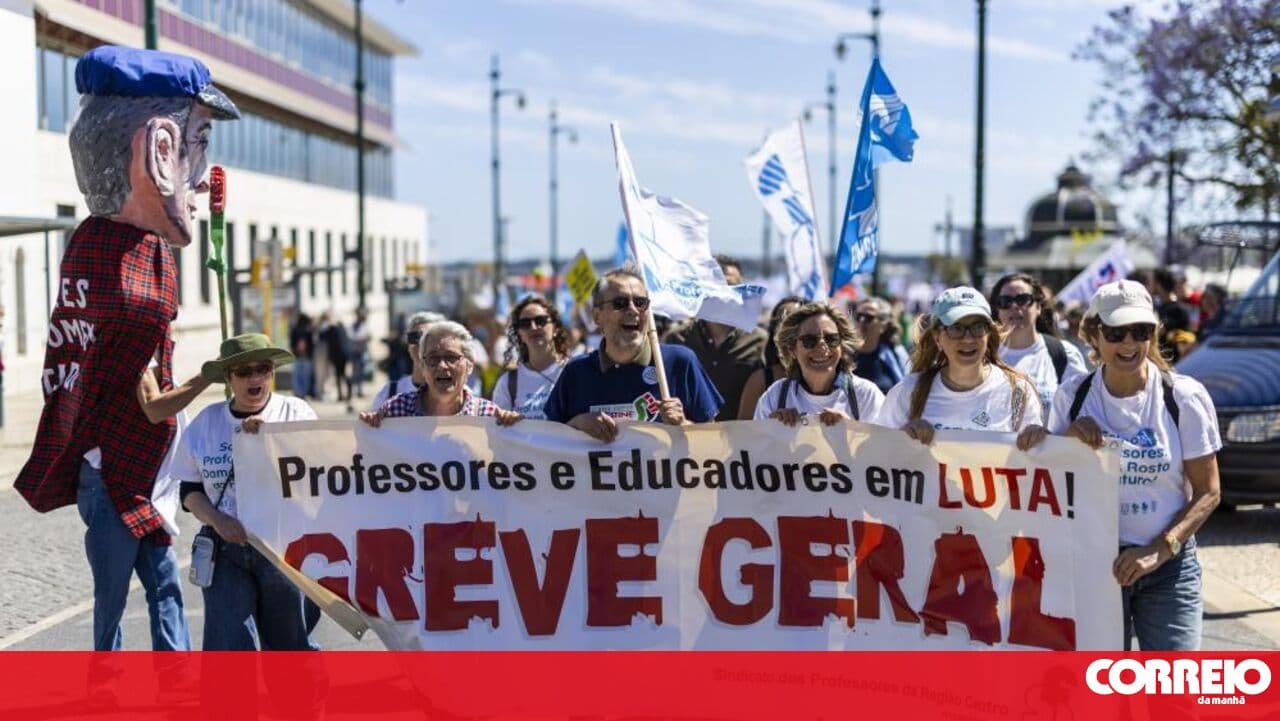 Teachers protest against career and labour reforms