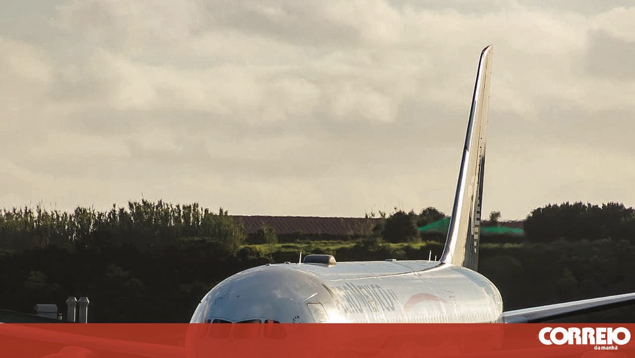 Contamination leaves civil aircraft without fuel at Lajes Air Base