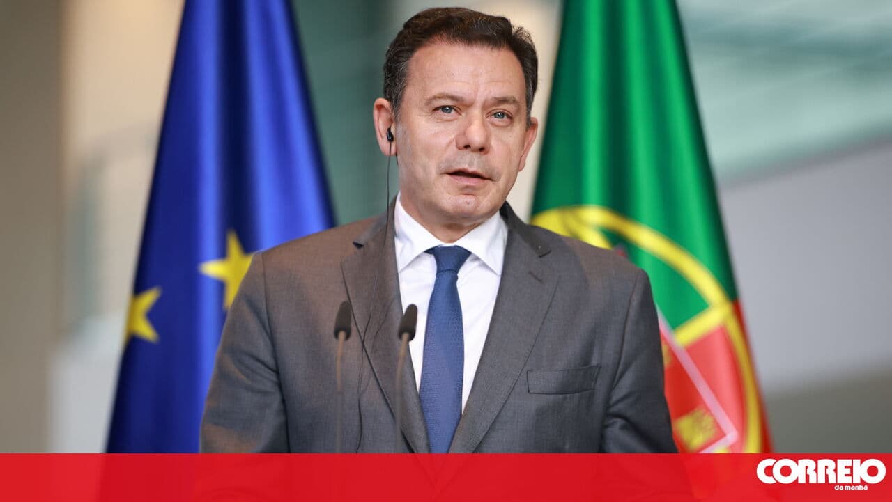 Montenegro argues that Portugal has "an increasing obligation" not to depend on European funds