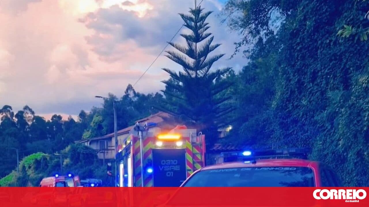 Elderly woman evacuated after floor collapses in old house in Póvoa de Lanhoso