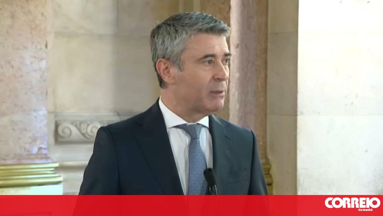 "Everyone responsible for crimes must be held accountable": José Luís Carneiro reacts to searches at PS headquarters
