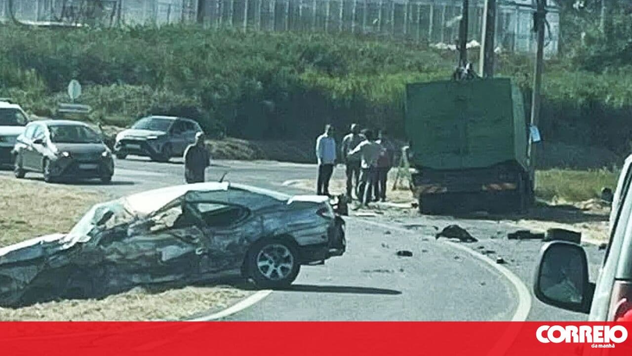 Young woman dies in collision between truck and car in Torres Vedras
