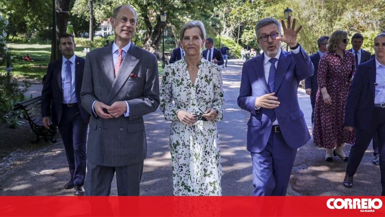 Duke and Duchess of Edinburgh are now in Portugal: see the images