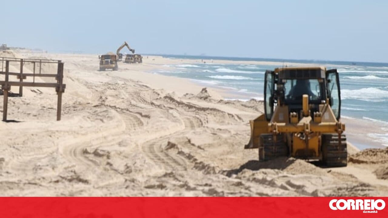 Sand replenishment at Fuzeta-Mar beach saves the bathing season