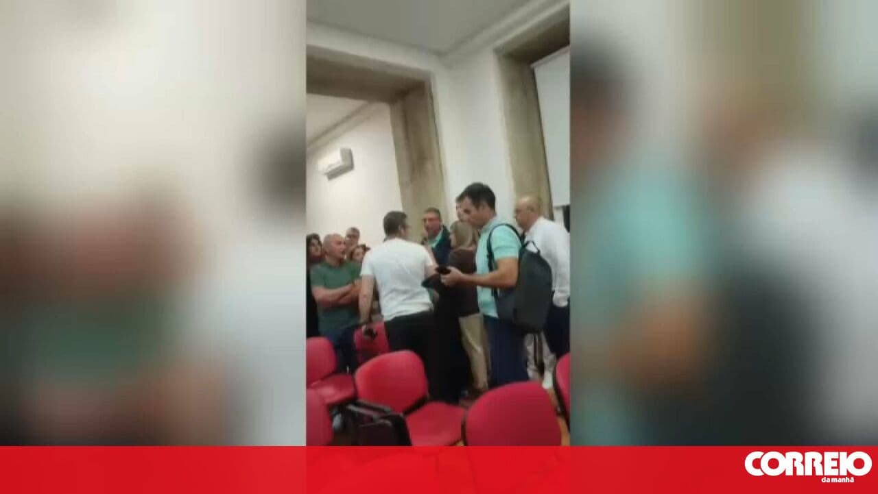 Vila do Conde Parish Assembly meeting ends in a brawl