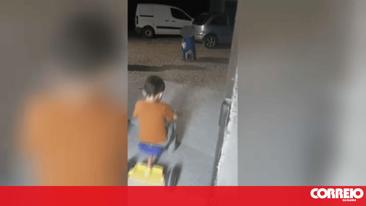 Father of French siblings abandoned in Alcácer do Sal asks for money