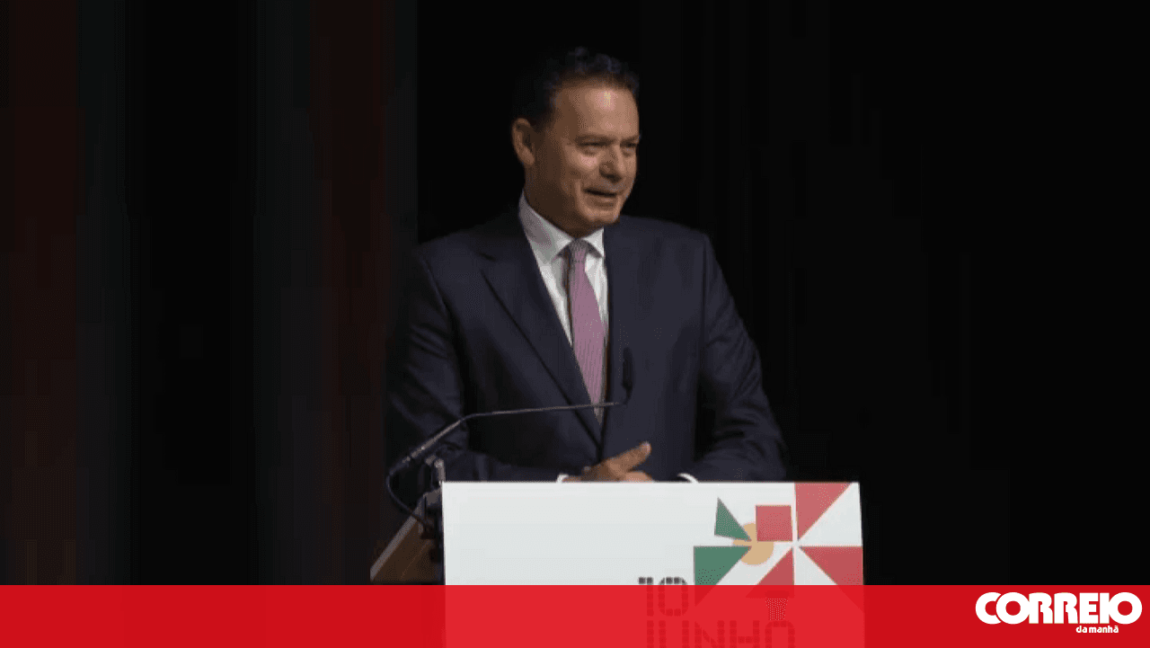 Montenegro promises to "guarantee conditions" for those teaching Portuguese abroad
