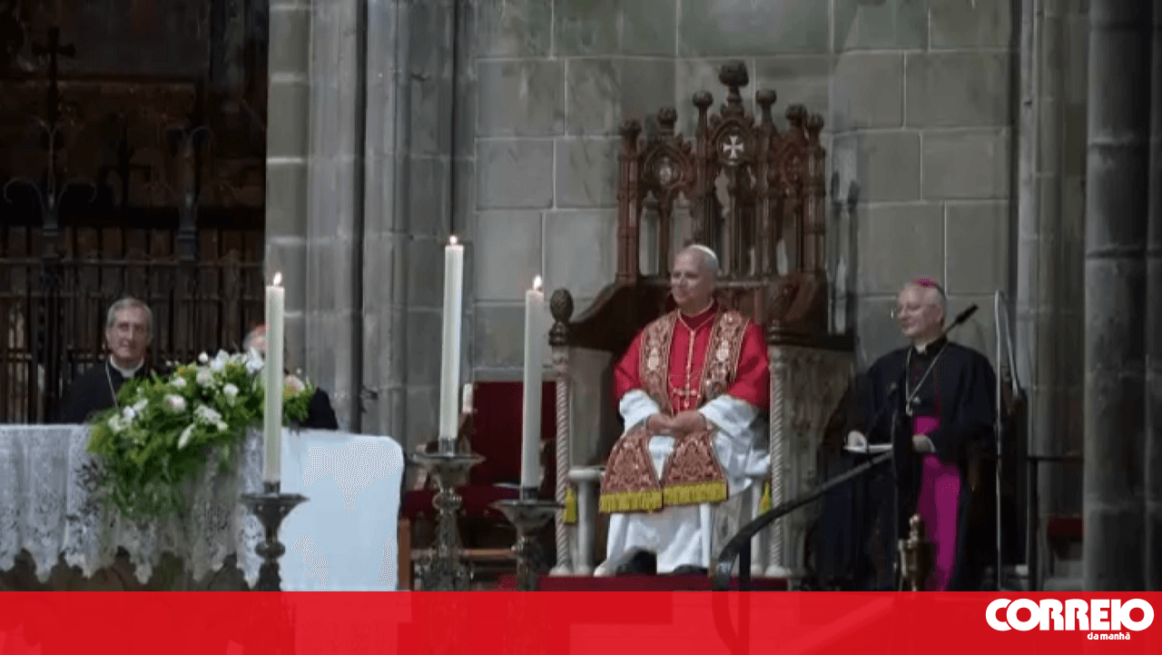 Pope appeals to Catalans to be builders of unity and peace