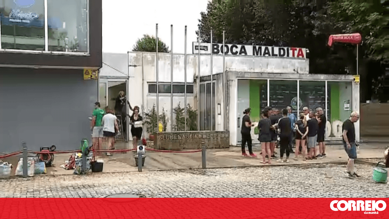 Fire that started in an electrical panel destroyed a bar at the Faial river beach