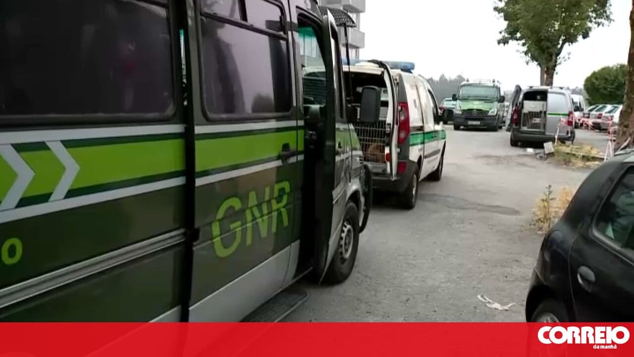 Fugitive caught during drug searches in Guimarães