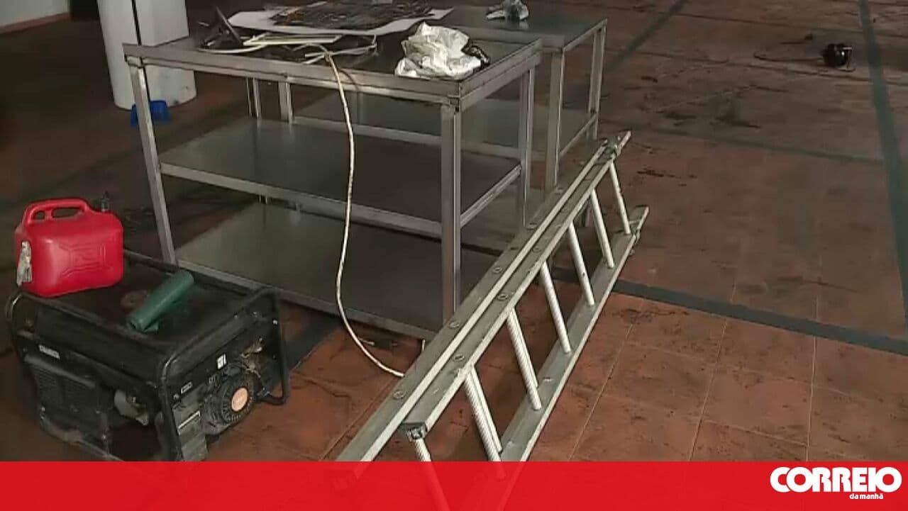 Electrical discharge destroys association games room and damages house in Avintes