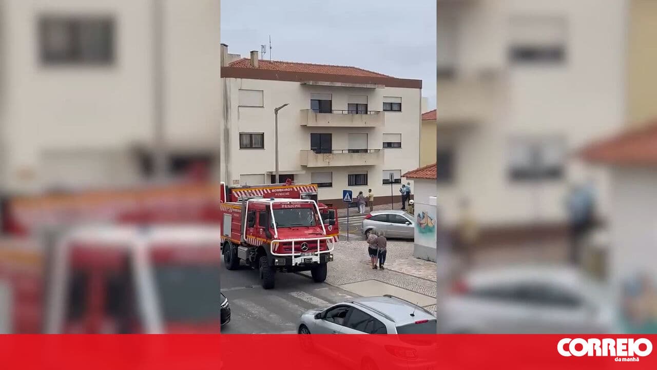 Fire breaks out in the basement of a building in Peniche. One firefighter injured