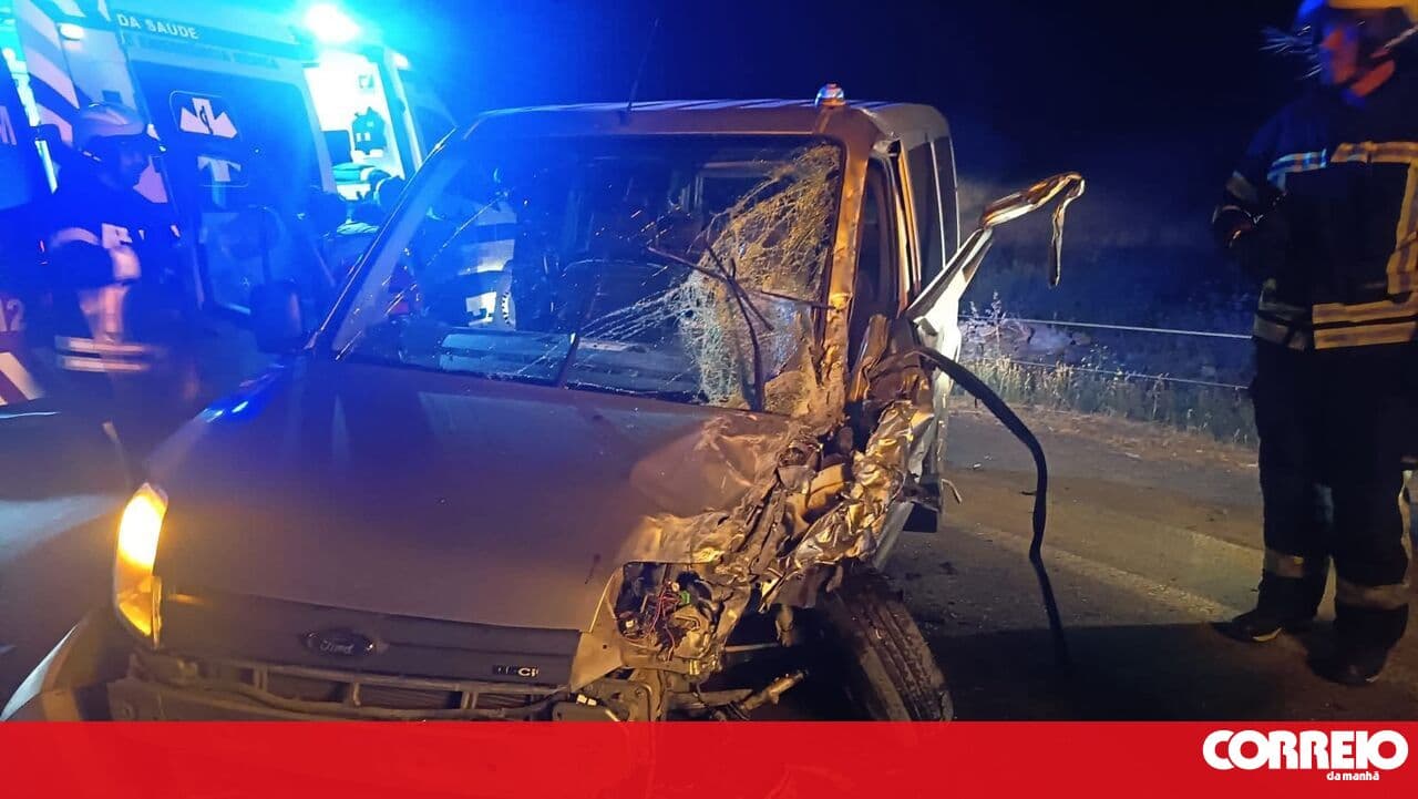 Head-on collision leaves five injured in Castro Marim