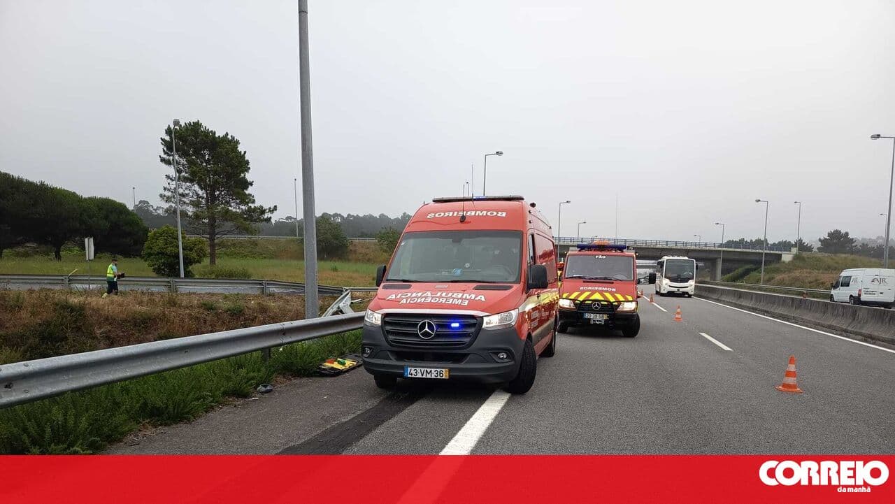 Light vehicle crash on the A28 between Apúlia and Esposende leaves four injured