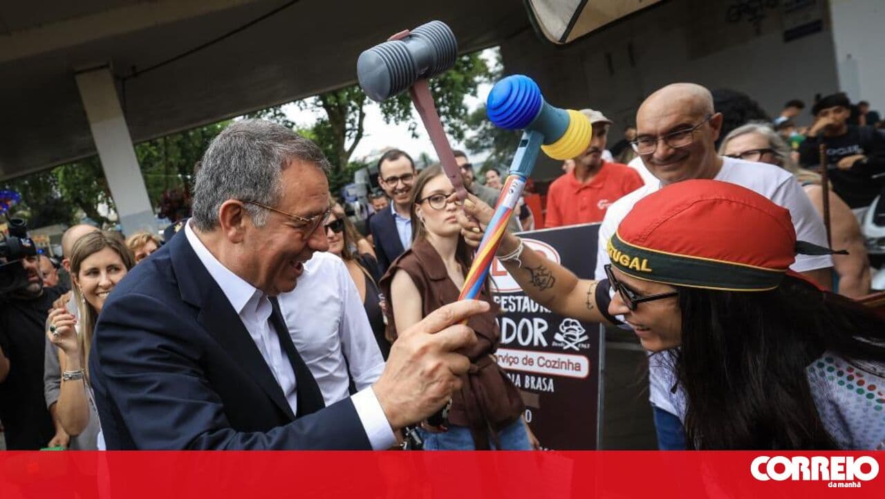 Between hammers and sardines: Seguro participates in the São João festivities in Porto