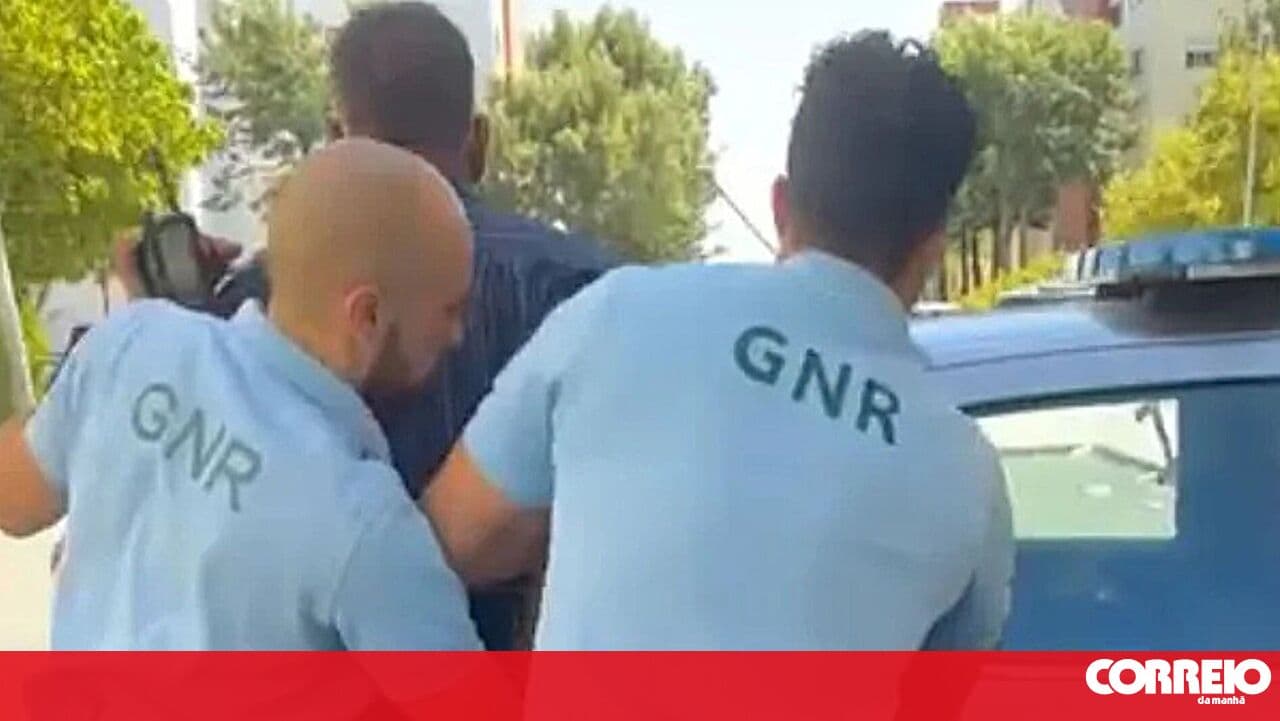 Family surrounds and assaults two GNR officers and an off-duty PSP officer in Sesimbra