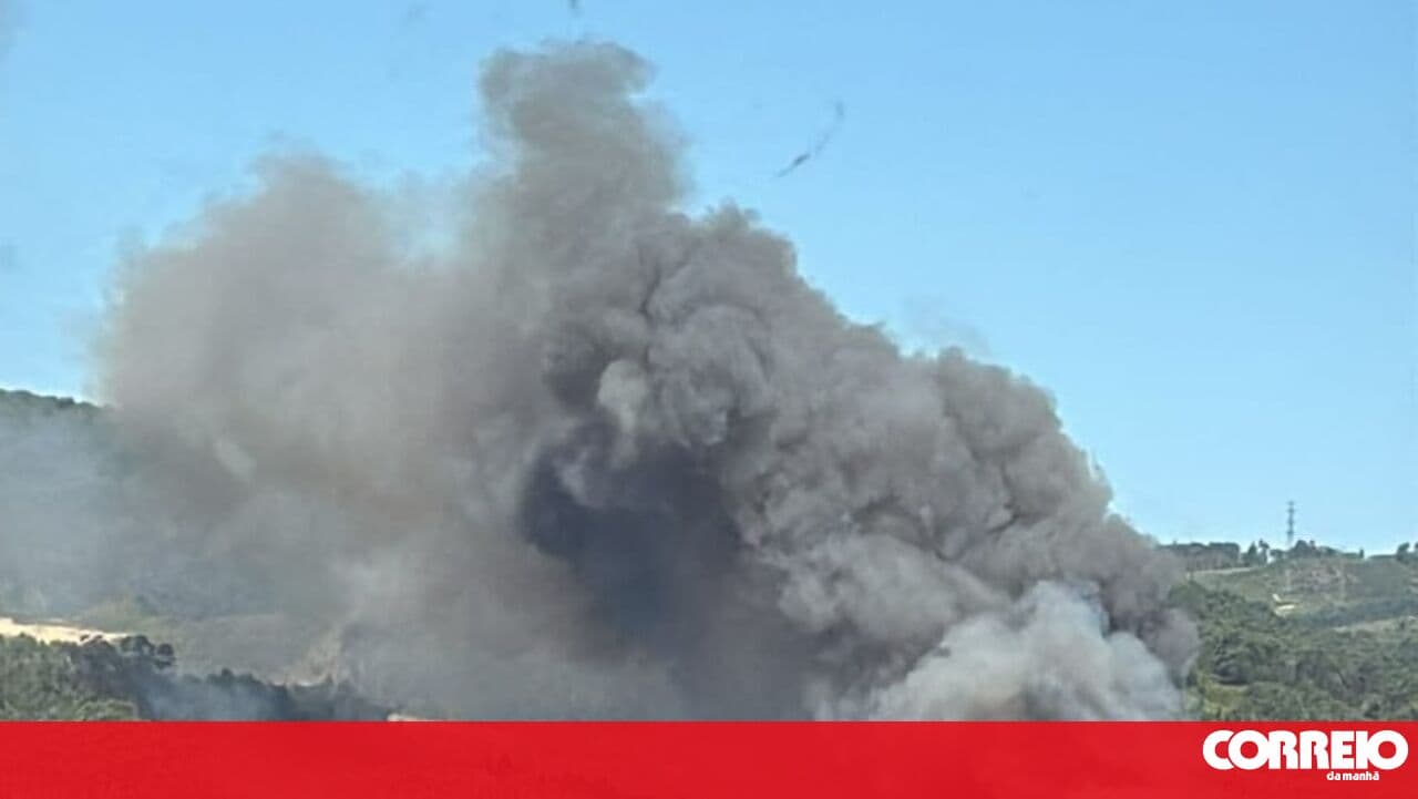 More than 70 firefighters and two aerial assets fight fire in Póvoa de Lanhoso