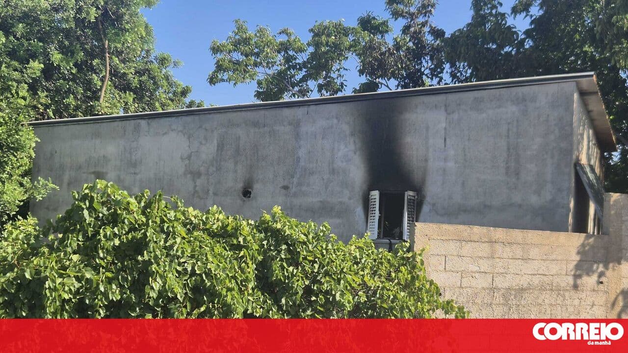 House fire leaves two with minor injuries in São Brás de Alportel