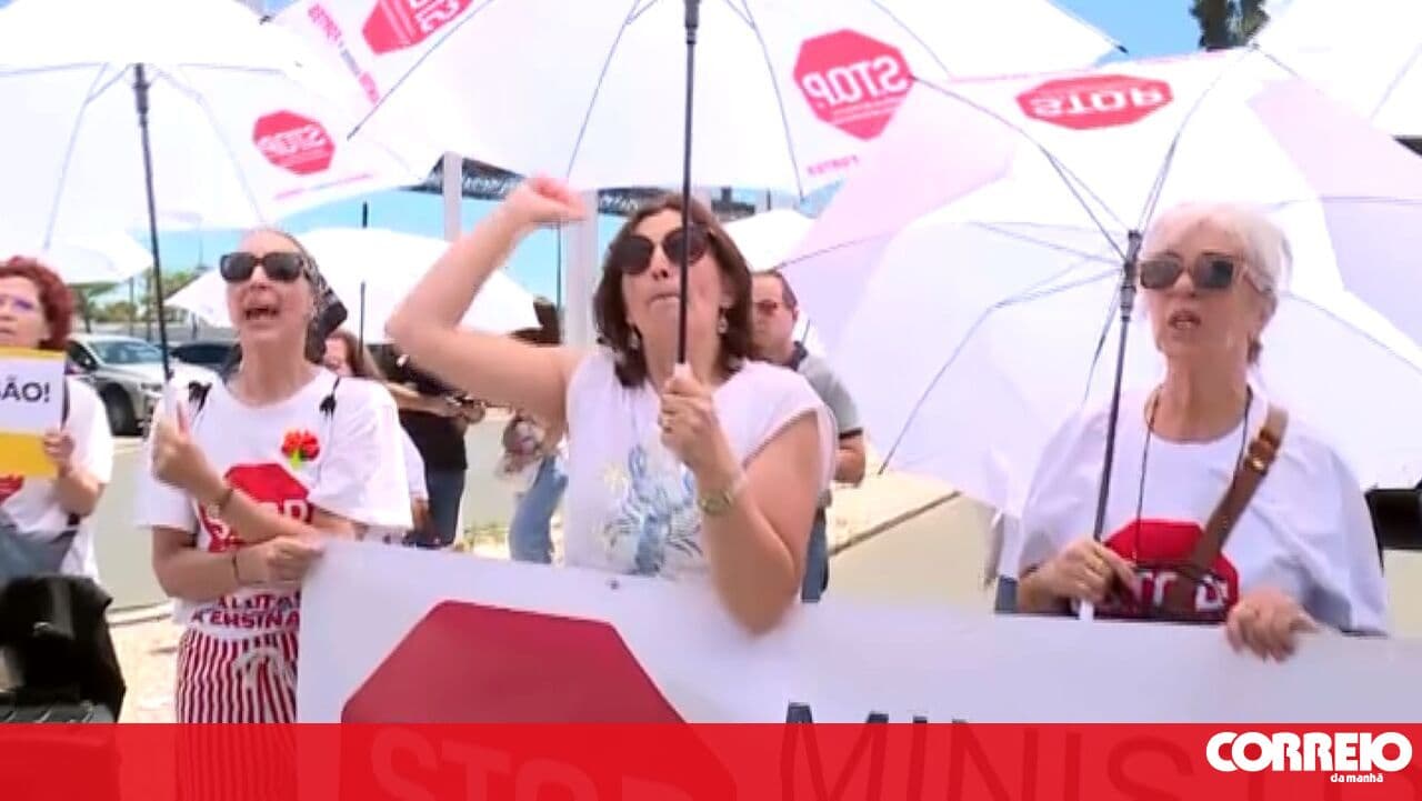 It is time for the minister to go: Teachers protest against Fernando Alexandre's reaction to the chaos in exams