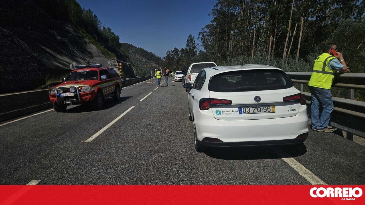 Resin forces removal of pavement in both directions of the IP3 in Penacova