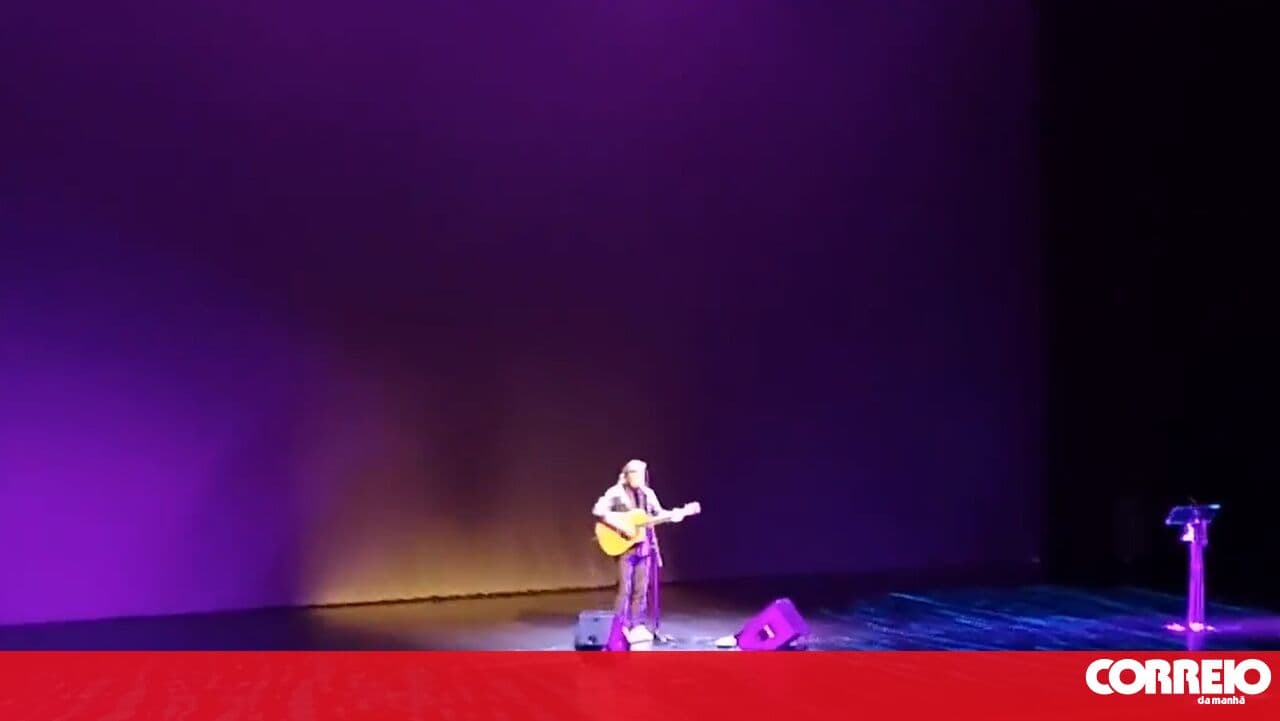Luís Represas sang '125 azul' at the Belenenses centenary gala. Watch the moment