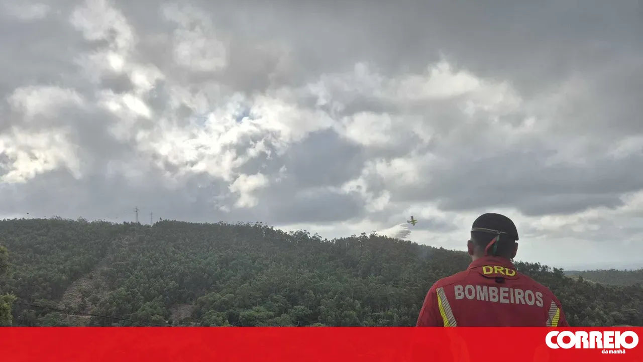 Fire in Monchique brought under control after being fought by over a hundred personnel