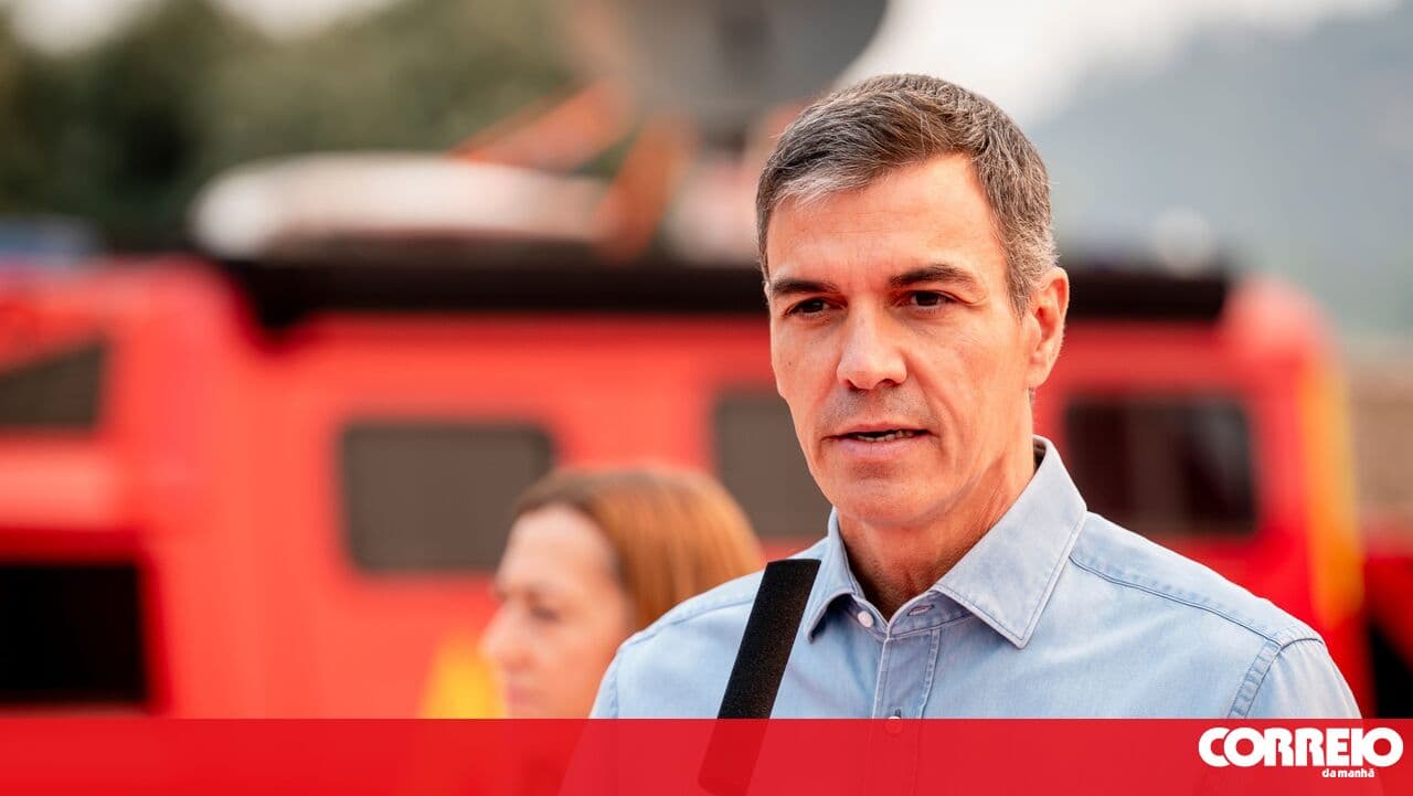 Pedro Sánchez says the priority is to save lives and only then fight the fire in Madrid