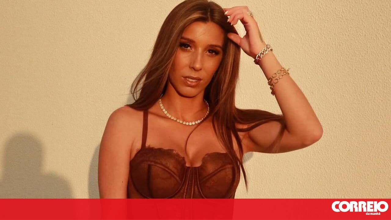 Sónia Jesus stuns in a bikini with special company