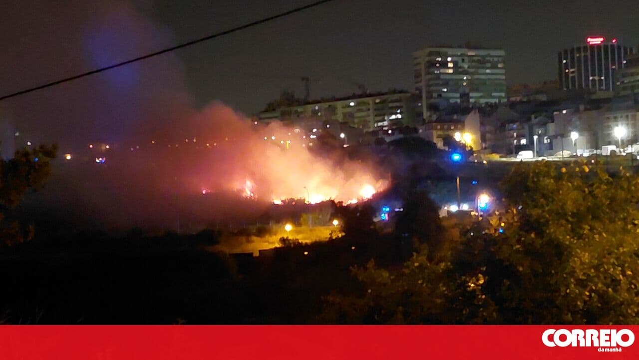 Fire breaks out in Beato, Lisbon