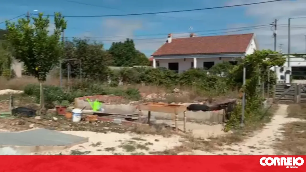 Fraudulent builder destroys families' dreams and profits thousands of euros from a fake scheme. Watch now on CMTV