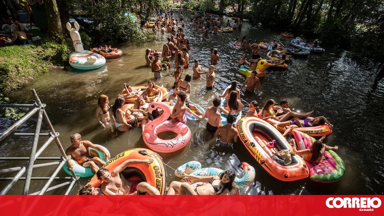 115,000 people at Paredes de Coura