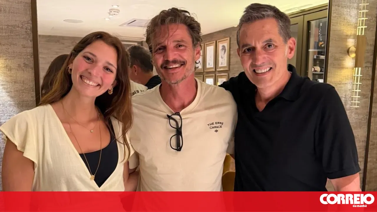 Wearing an apron, Pedro Pascal has fun at a Lisbon restaurant