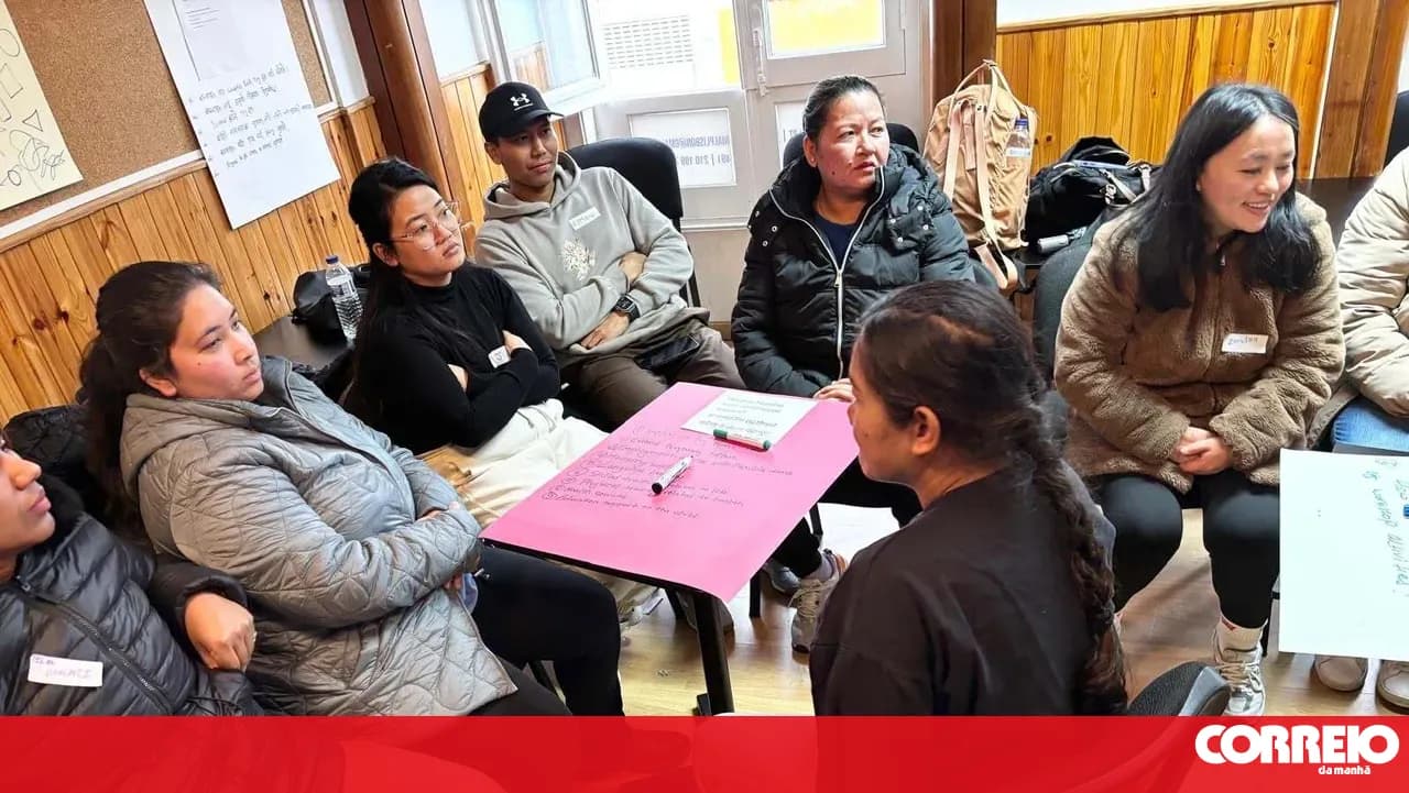 Immigrants in Portugal prepare aid for those affected by flooding in Nepal