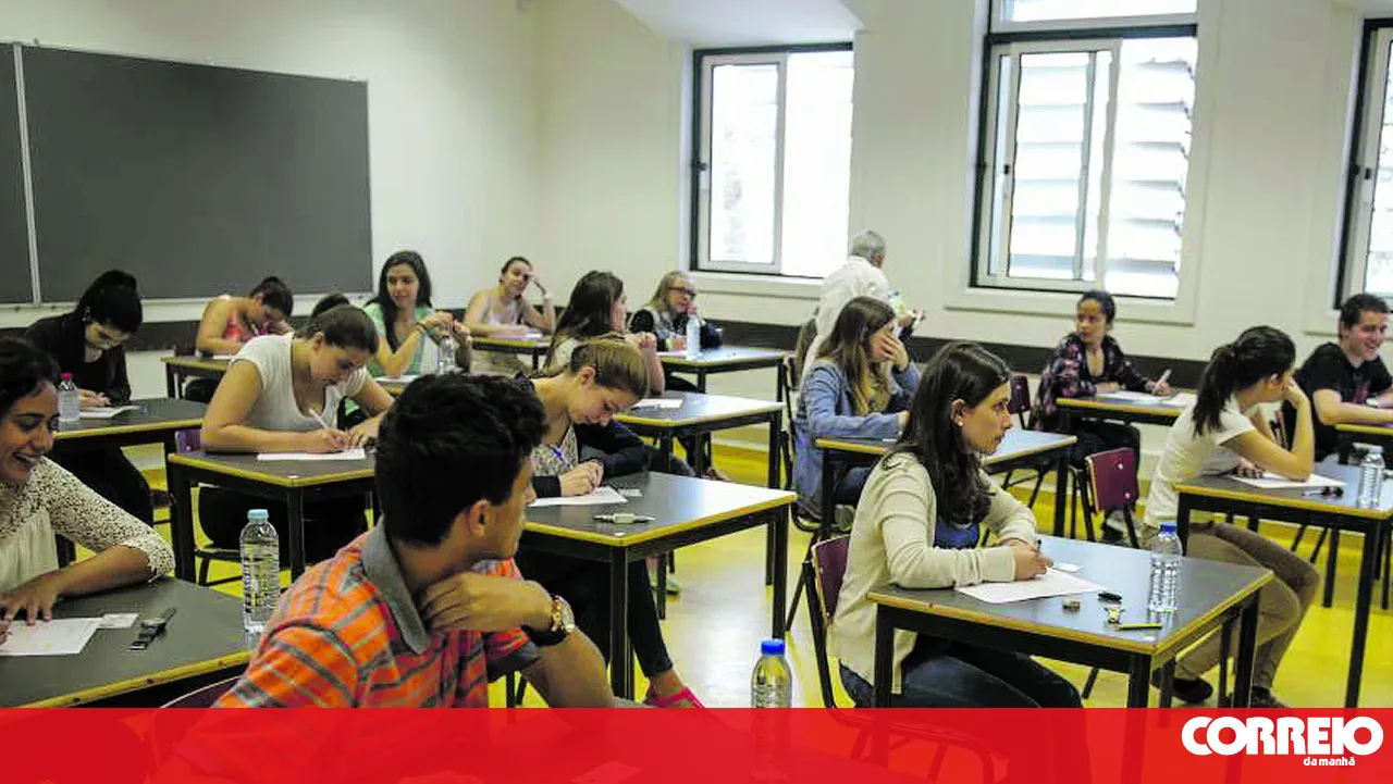 Parents want earlier school start dates and more breaks