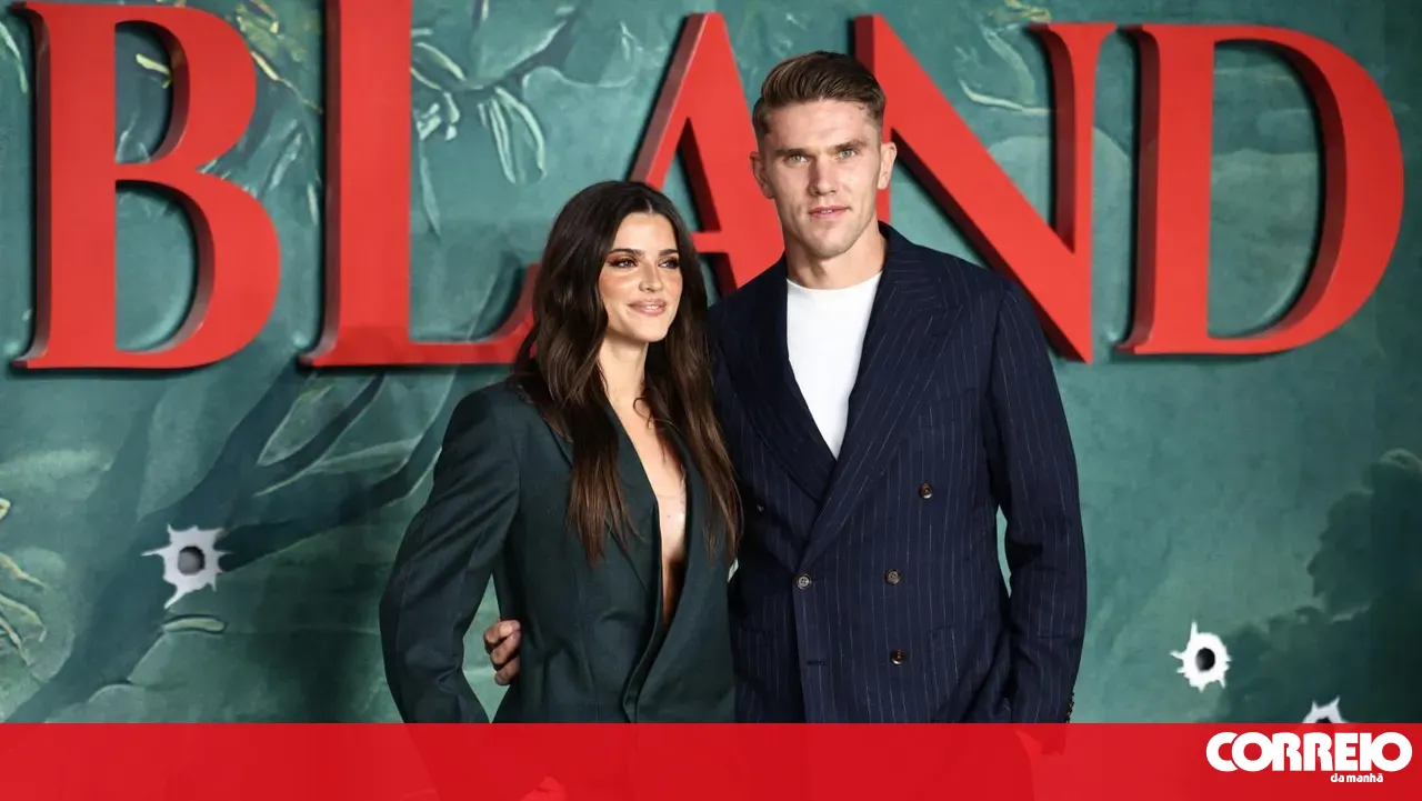 Were there any doubts!? Inês Aguiar and Viktor Gyokeres pose together in London