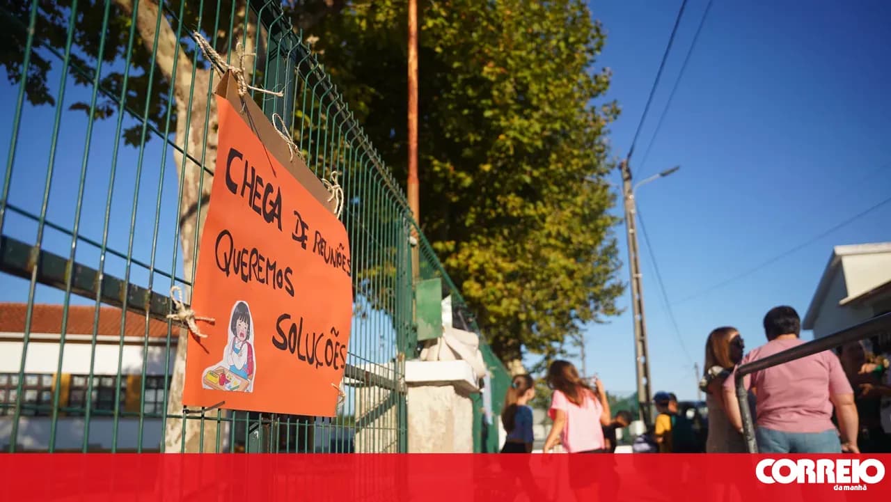 Parents close school to stop violent child