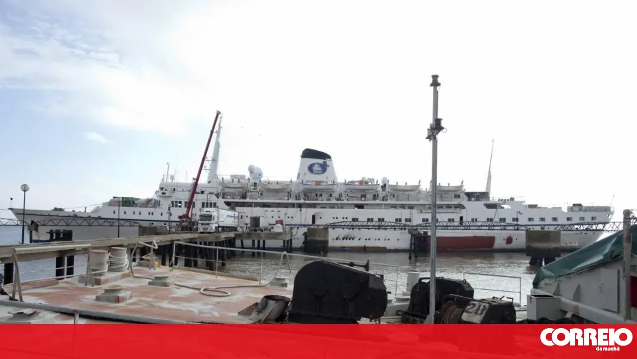Funchal cruise ship to be auctioned. Scrap metal threatens the crown jewel of the Merchant Navy