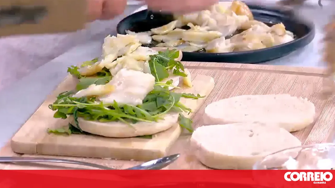 Chef teaches step-by-step recipe for confit cod with bolo do caco