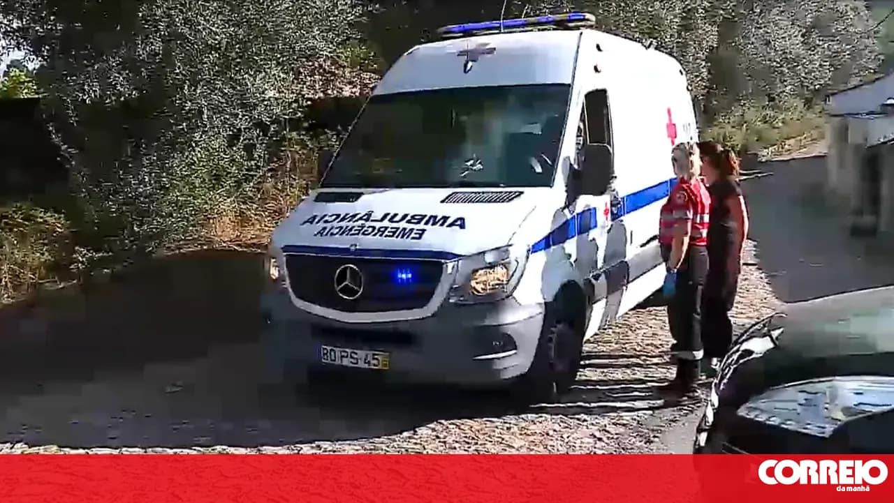 Fire forces elderly couple to be evacuated from home in Viana do Castelo