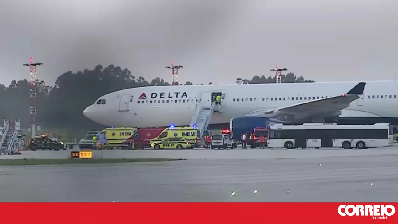 Plane makes emergency landing at Porto airport due to smoke in the cabin