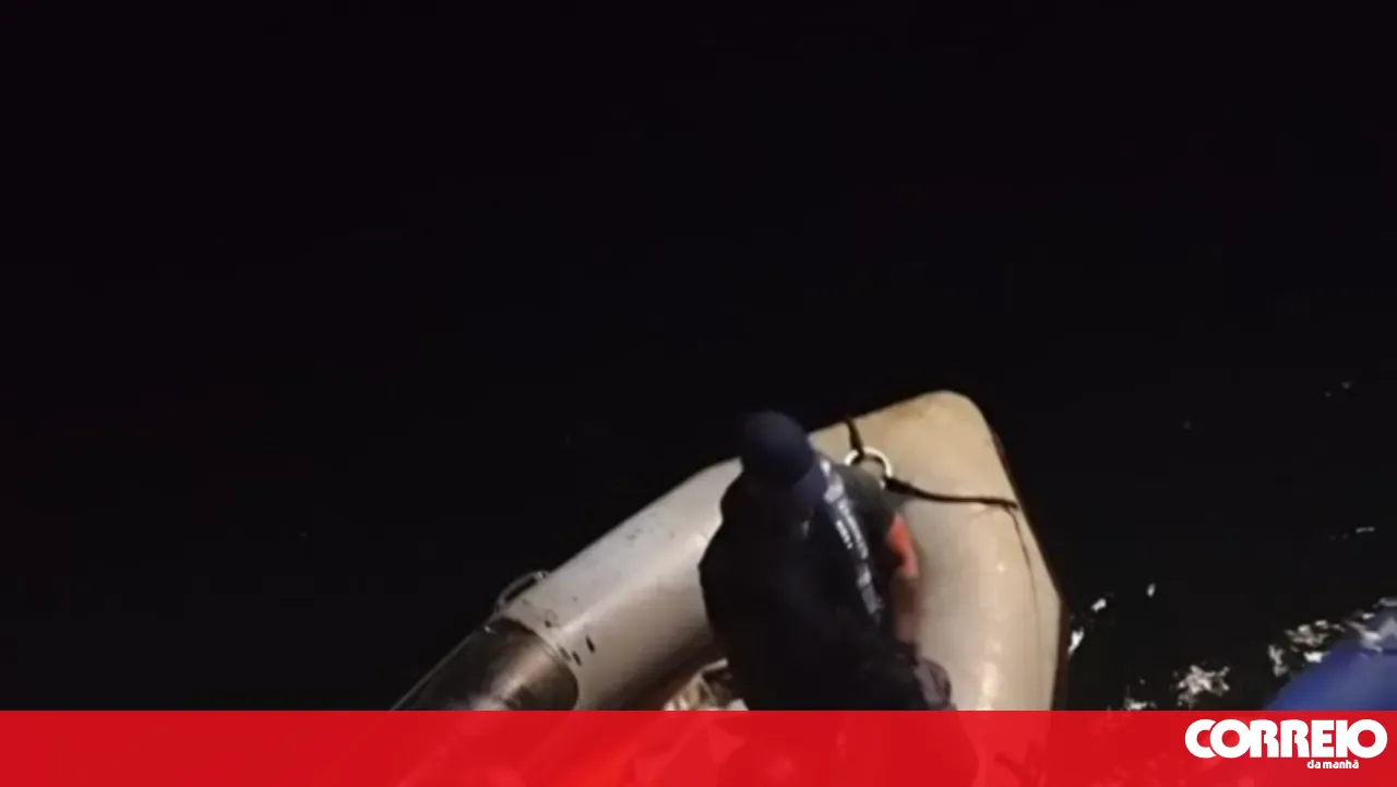 Swedish sailor rescued by the Navy after fire on sailboat