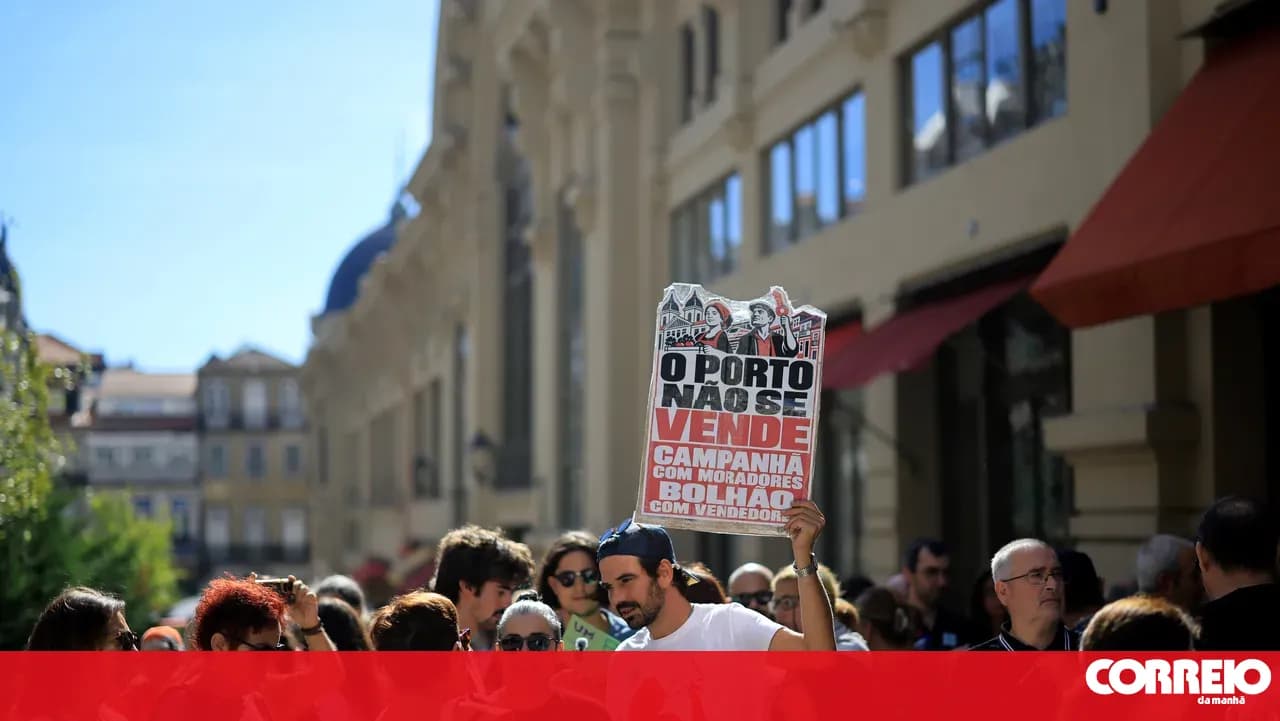 Protest "For Porto, Everyone to Bolhão" marked by moments of tension with merchants