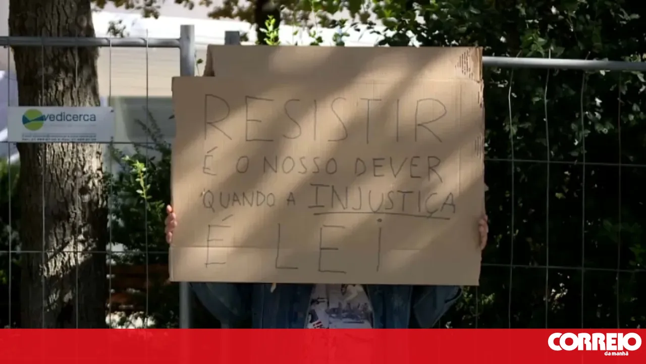 Protesters detained a week ago in Lisbon await Public Prosecutor's decision