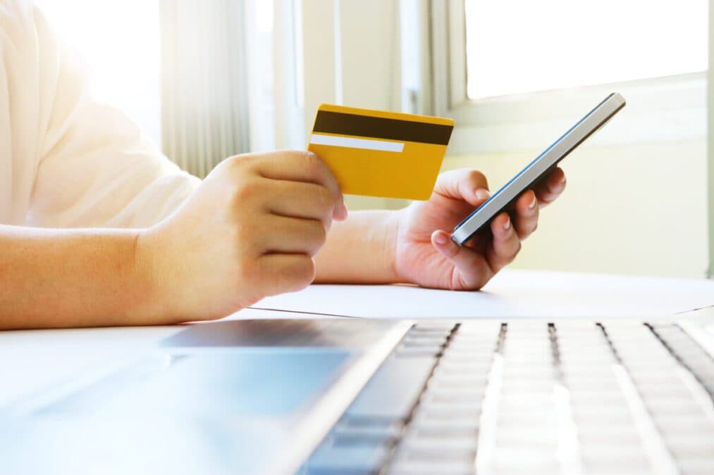 60% of companies in Portugal pay suppliers late
