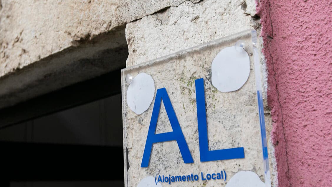Government extends deadline for municipalities to decide on local accommodation regulations