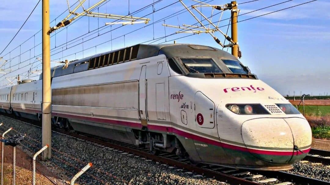 Renfe prepares entry into high-speed rail in Portugal