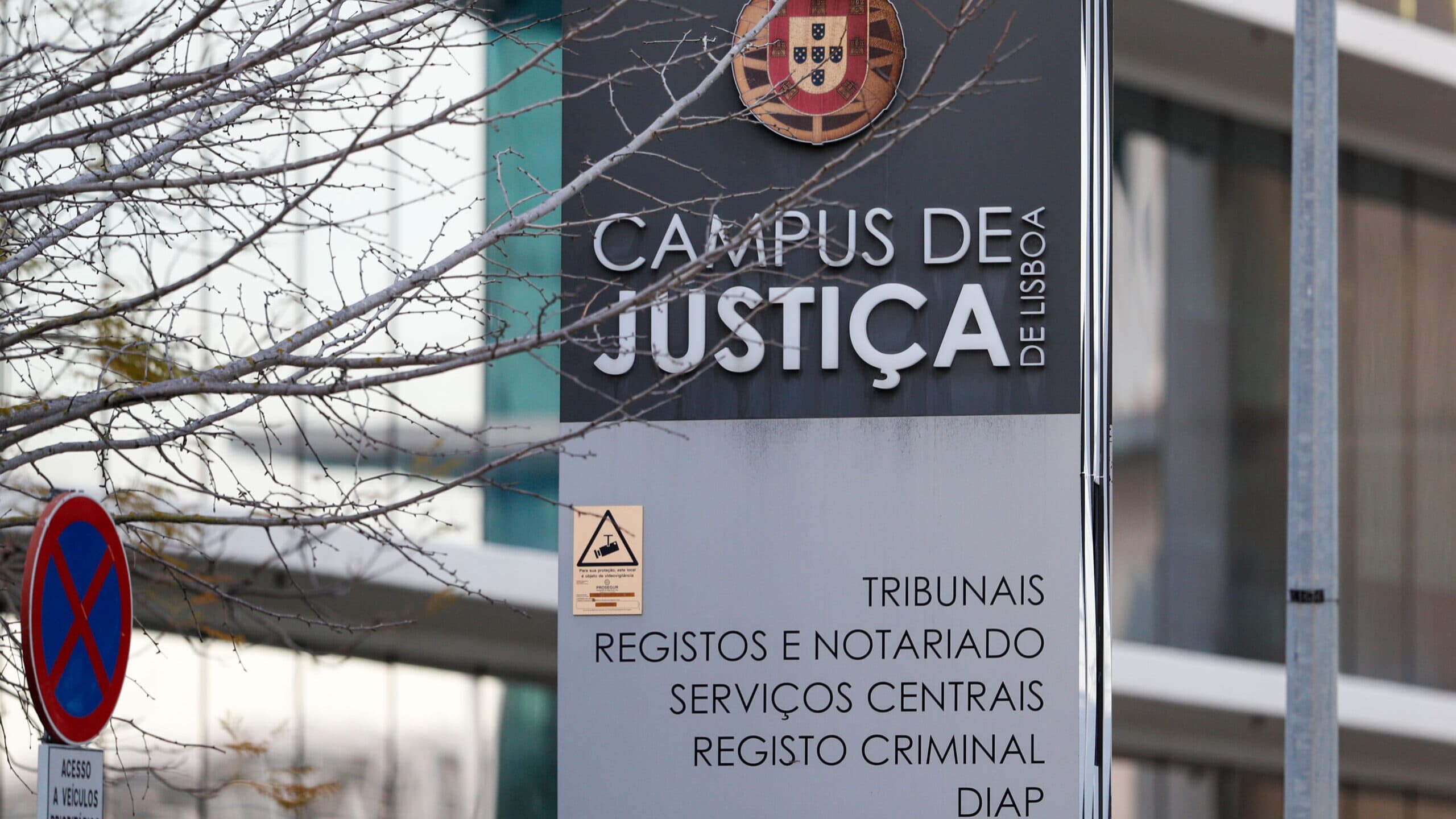 Government seeks fines for delaying court cases